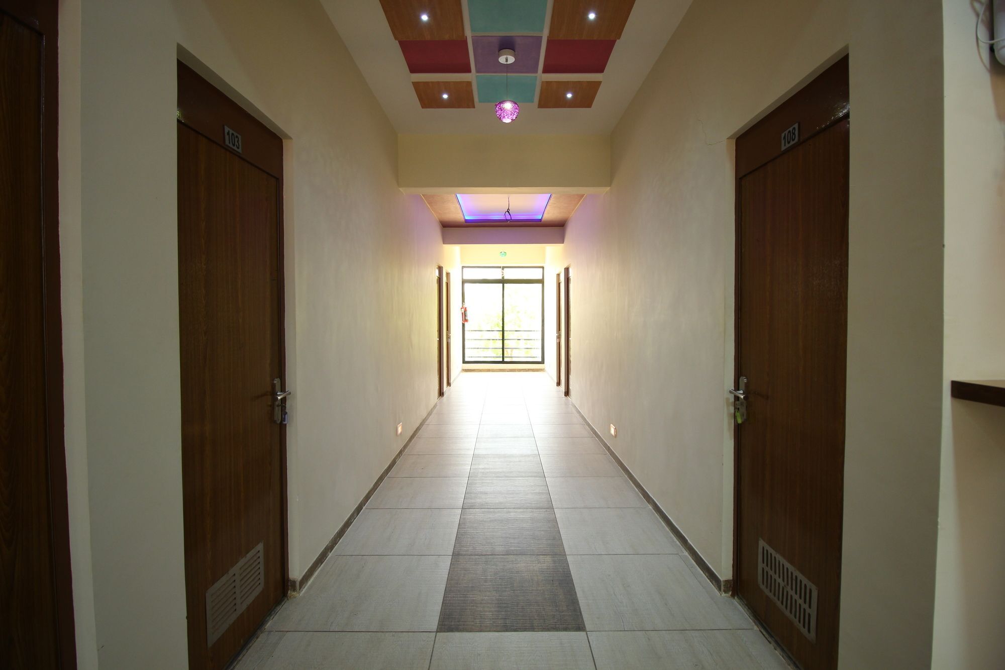Palette- Siddharth Inn 甘地讷格尔 外观 照片